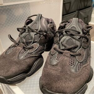 Adidas Yeezy 500 utility black